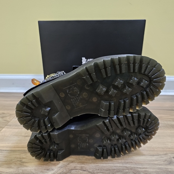 New Dr. Martens X Marc Jacobs 10 Years of the Jadon Boot - Picture 7 of 16